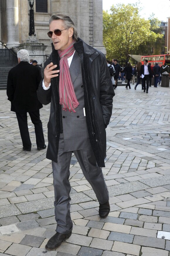 L'acteur Jeremy Irons venu rendre hommage au coiffeur Vidal Sassoon, à Londres, le 12 octobre 2012.