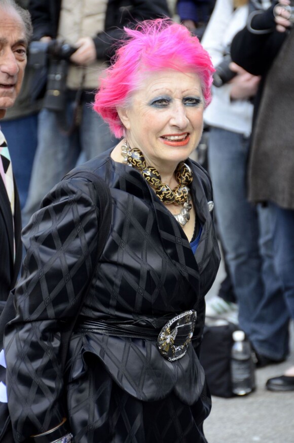 Zandra Rhodes venue rendre hommage au coiffeur Vidal Sassoon, à Londres, le 12 octobre 2012.