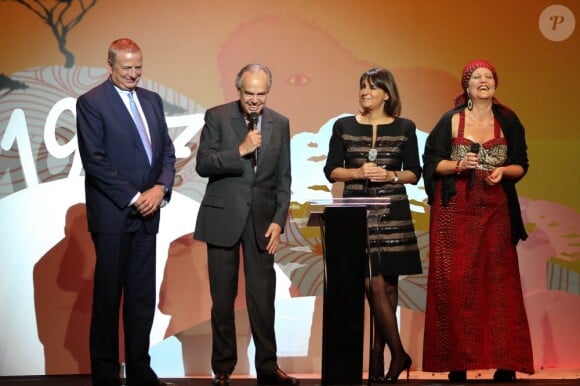 Christian Courtin-Clarins, Frédéric Mitterrand, Valérie Expert et Lisa Lovatt-Smith à l'anniversaire des 15 ans du Prix Clarins Femme Dynamisante, le 15 octobre 2012.