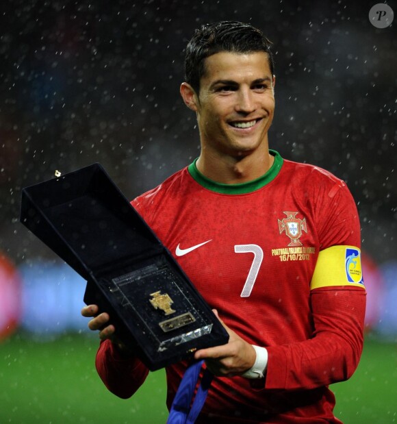 Cristiano Ronaldo célébrait sa centième sélection avec le Portugal lors du match face à l'Irlande du Nord le mardi 16 octobre 2012 à Porto (1-1) dans le cadre des qualifications à la coupe du monde 2014 au Brésil