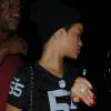 Rihanna, en maillot de foot, jogging et baskets, quitte un studio d'enregistrement à Los Angeles. Le 17 octobre 2012.