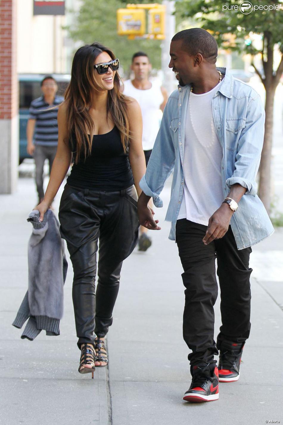Kim Kardashian et Kanye West en pleine séance shopping dans le quartier de Soho à New York. Le 31 août 2012.