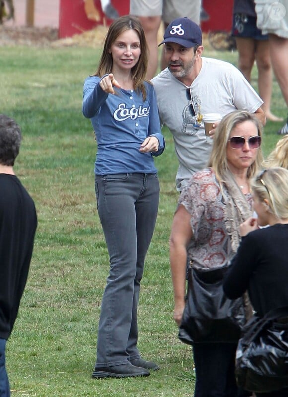 Calista Flockart assiste au carnaval de l'école de son fils Liam à Brentwood le 21 octobre 2012.