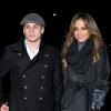 Jennifer Lopez et Casper Smart quittent un restaurant à Londres le 21 octobre 2012.