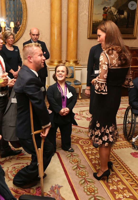 La princesse Kate Middleton lors d'une réception donnée à Buckingham Palace le 23 octobre 2012 en l'honneur des médaillés olympiques et paralympiques des Jeux olympiques de Londres