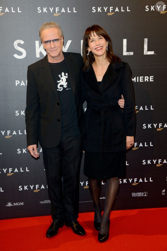 Christophe Lambert et Sophie Marceau lors de l'avant-première du dernier James Bond, Skyfall, le 24 octobre 2012 à Paris