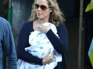 Elizabeth Berkley : Premières sorties avec bébé, et une silhouette amincie