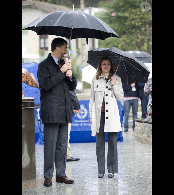 Letizia et Felipe d'Espagne visitent la ville de Bueno aux Asturies, le 27 octobre 2012