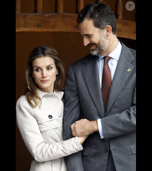 Letizia et Felipe d'Espagne visitent la ville de Bueno aux Asturies, le 27 octobre 2012