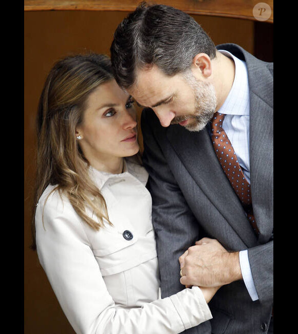 Letizia et Felipe d'Espagne visitent la ville de Bueno aux Asturies, le 27 octobre 2012