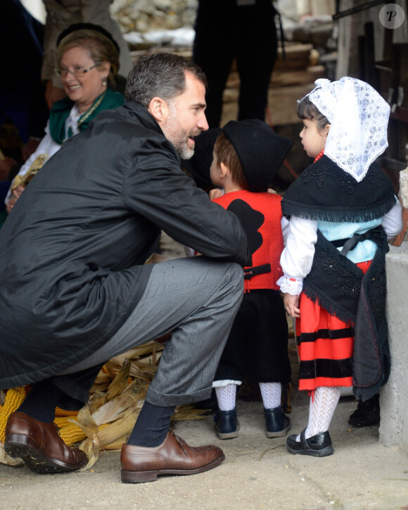 Letizia et Felipe d'Espagne visitent le village de Bueno aux Asturies, nommé village exemplaire, le 27 octobre 2012