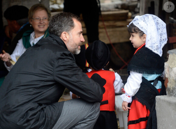 Letizia et Felipe d'Espagne visitent le village de Bueno aux Asturies, nommé village exemplaire, le 27 octobre 2012