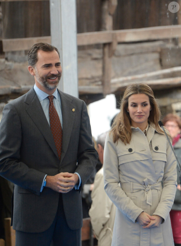 Letizia et Felipe d'Espagne visitent le village de Bueno aux Asturies, nommé village exemplaire, le 27 octobre 2012