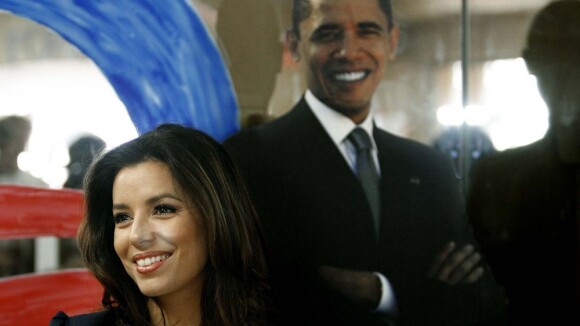 Eva Longoria, soutien de charme d'Obama, fait équipe avec son double
