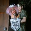 Christina Aguilera et Matthew Rutler, déguisés en reine sexy et son chevalier, devant leur domicile à Beverly Hills, le 27 octobre 2012.