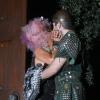 Christina Aguilera et Matthew Rutler s'embrassent fougueusement devant leur domicile à Beverly Hills, le 27 octobre 2012.