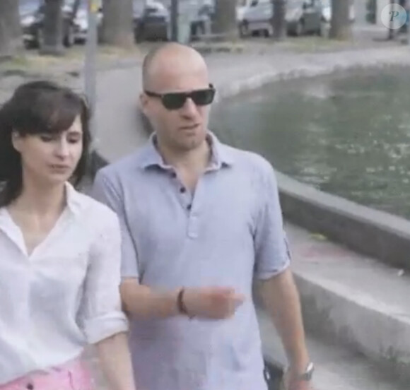 Le duo Scratch Massive, composé de Sébastien Chenut et Maud Geffray, apparaît dans son propre clip Paris réalisé par Zoe Cassavetes, octobre 2012.