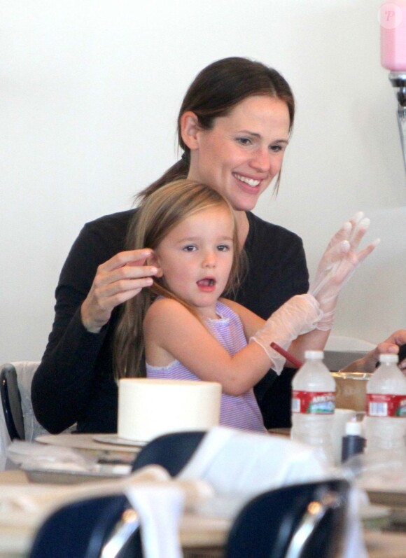 Jennifer Garner complice avec sa fille à West Hollywood, le 28 octobre 2012.