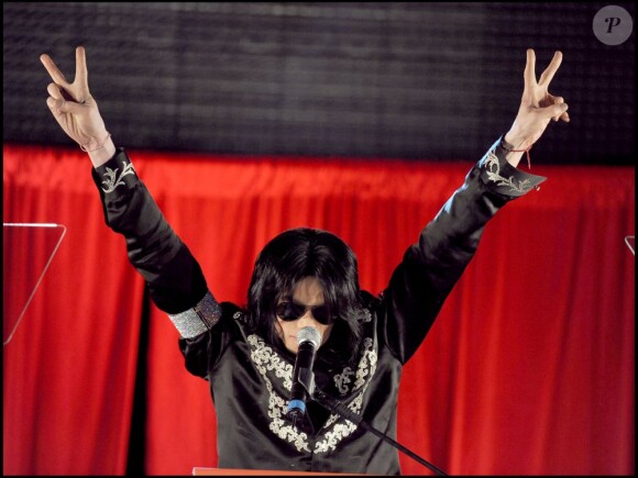 Michael Jackson lors de l'annonce d'une série de concerts à Londres, le 5 mars 2009 à l'O2 Arena de Londres