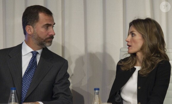 Letizia et Felipe d'Espagne remettaient le 31 octobre 2012 à l'auditorium Rafael del Pino de Madrid les Prix Seres 2012 encourageant la responsabilité sociale des entreprises.