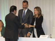 Princesse Letizia : Eblouissante en robe courte avec Felipe pour les Prix Seres