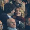Antoine Arnault et Natalia Vodianova très amoureux lors du match de coupe de la Ligue entre le PSG et l'OM (2-0) au Parc des Princes le 31 octobre 2012