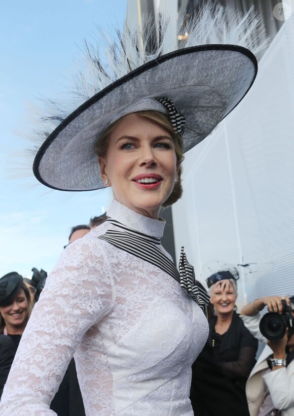 Nicole Kidman habillée façon My Fair Lady pour le Derby Day inaugural de la Melbourne Cup à l'hippodrome de Flemington, le 3 novembre 2012.