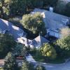 A Windermere, en Floride, la maison où habitaient Tiger Woods, Elin Nordegren et leurs deux enfants, Sam et Charlie. En novembre 2012, le site TMZ.com indique que le golfeur y fait des travaux.