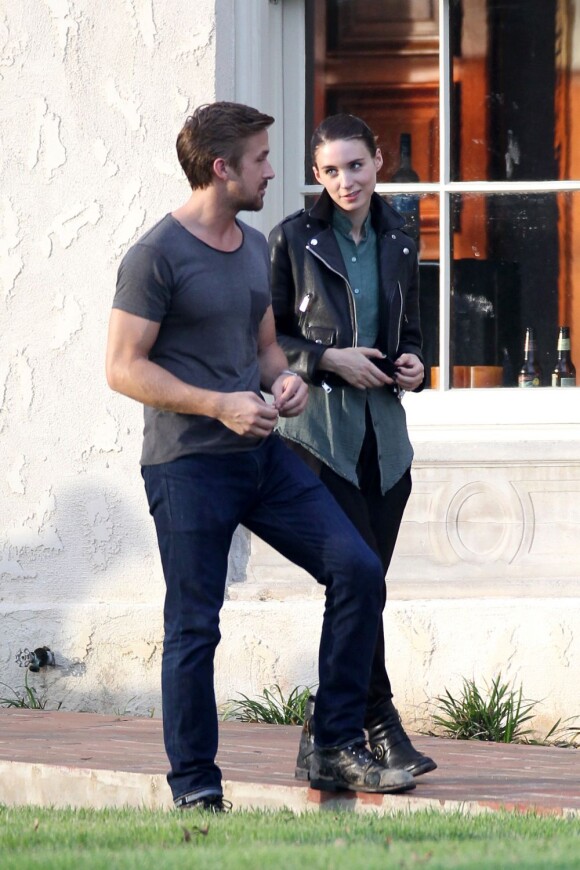 Ryan Gosling et Rooney Mara sur le tournage du nouveau film de Terrence Malick, sans titre pour le moment, à Austin le 17 octobre 2012