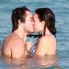 Rumer Willis et son petit ami Jayson Blair passent la journée en amoureux sur une plage de Miami, le 8 novembre 2012. Ils sont allés se baigner, puis Rumer a donné un concert sur la plage.