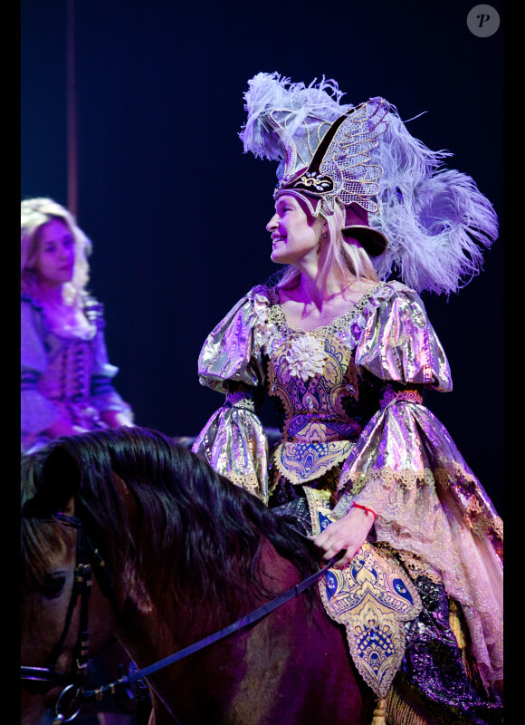 Exclusif - Estelle Lefébure lors du 50ème Gala de l'Union des Artistes, le 20 novembre 2011 au Cirque Alexis Gruss.