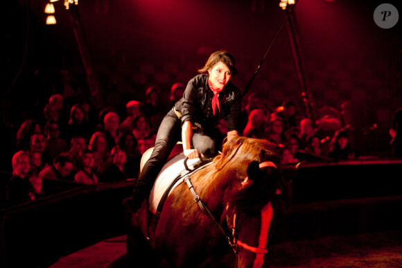 Exclusif - Emma de Caunes lors du 50ème Gala de l'Union des Artistes, le 20 novembre 2011 au Cirque Alexis Gruss.