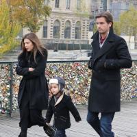Kourtney Kardashian : En famille à Paris et romantique sur le pont des Arts