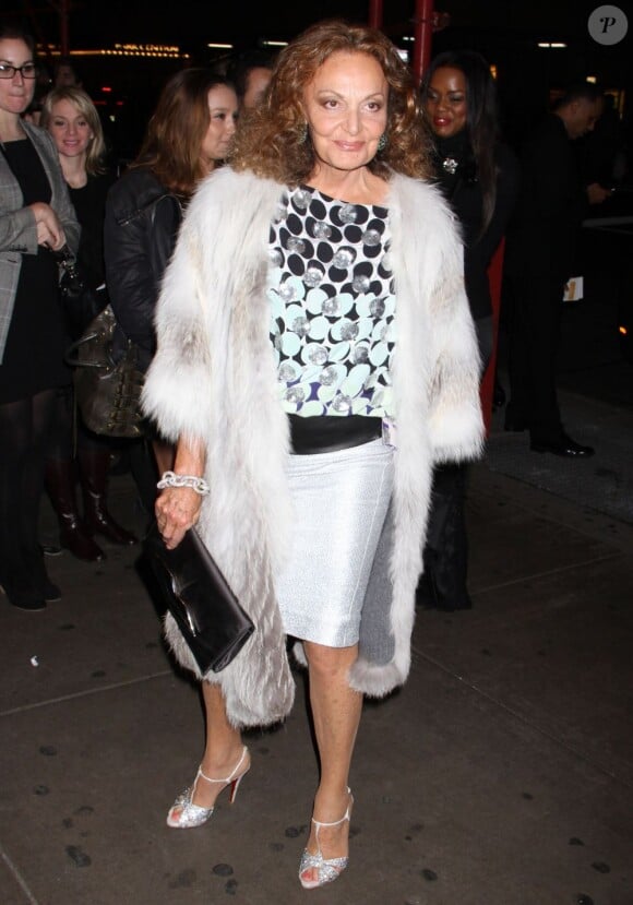 Diane Von Furstenberg arrive au Carnegie Hall pour les Glamour Women Of The Year Awards. New York, le 12 novembre 2012.