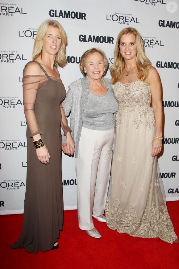 Ethel Kennedy, entourée de ses filles Rory (à gauche) et Kerry (à droite), assiste aux Glamour Women Of The Year Awards au Carnegie Hall. New York, le 12 novembre 2012.