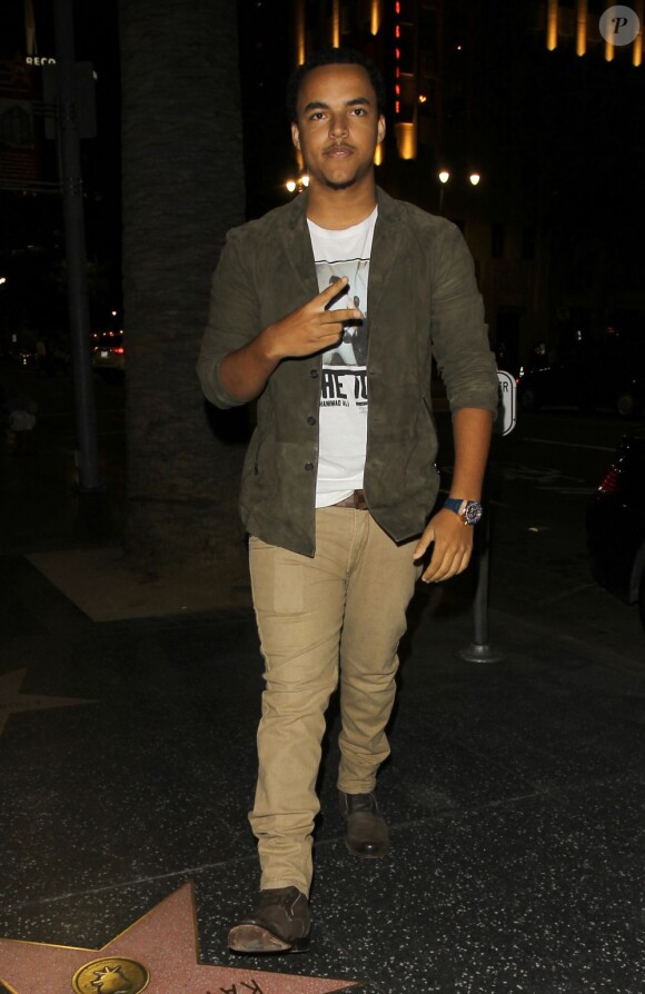 Connor Cruise se rend à une soirée avec des amis à Los Angeles le 12 novembre 2012.