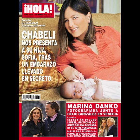 Chábeli Iglesias en couverture du magazine espagnol ¡Hola! pose avec sa fille Sofia, mars 2012.