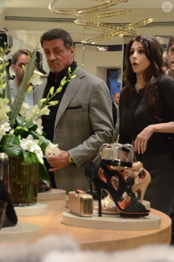 Sylvester Stallone fait du shopping à Rome en Italie, le 13 Novembre 2012.