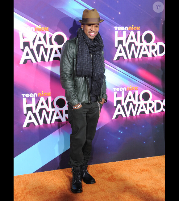 Ne-Yo, décontracté, lors de la cérémonie des Halo Awards, à l'Hollywood Palladium (Los Angeles), le 17 novembre 2012.