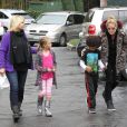 Heidi Klum, accompagnée de son fils Henry et de sa jolie fille Leni, vont faire du shopping à Brentwood, le 17 novembre 2012.