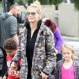 Heidi Klum va faire du shopping avec ses enfants Leni et Henry, à Brentwood, le 17 novembre 2012.