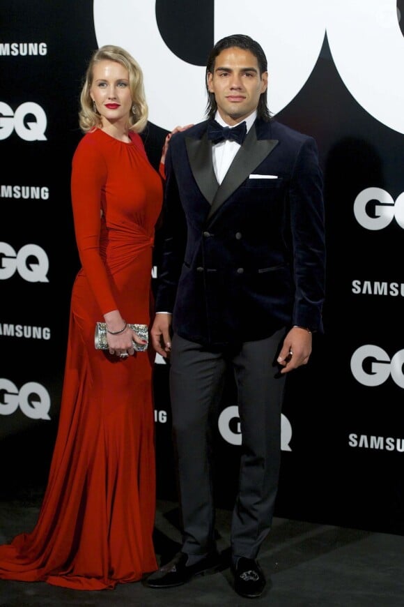 Radamel Falcao et sa belle épouse Lorelei Taron lors de la soirée GQ Men of the Year Award 2012 au Palace Hotel de Madrid le 19 novembre 2012 au cours de laquelle il a glané le titre de meilleur sportif