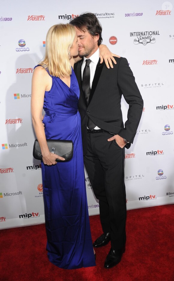 Kelly Rutherford et Matthew Settle lors des International Emmy Awards à New York le 19 novembre 2012.