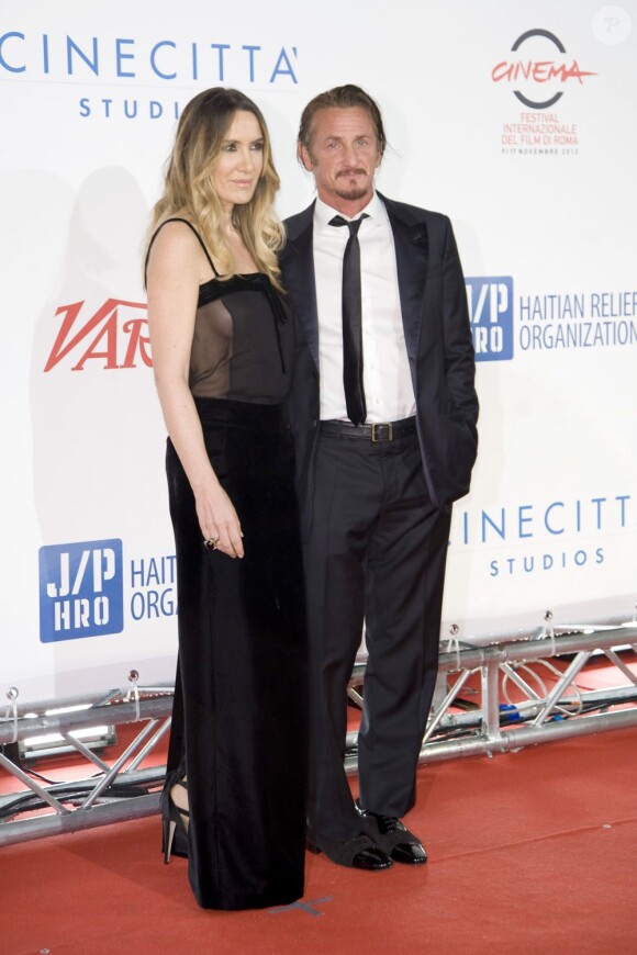 Desiree Colapietro et Sean Penn au gala de charité J/P Haitian Relief Organization organisé par l'acteur le 17 novembre 2012 à Rome.