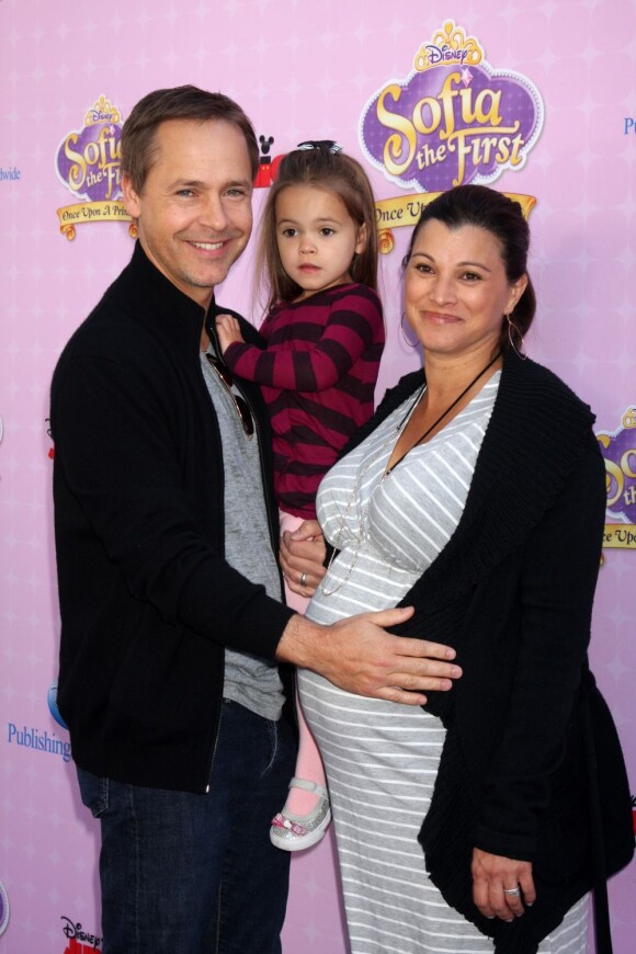 Chad Lowe avec sa femme Kim, enceinte, et leur fille Mabel à Los Angeles le 10 novembre 2012.