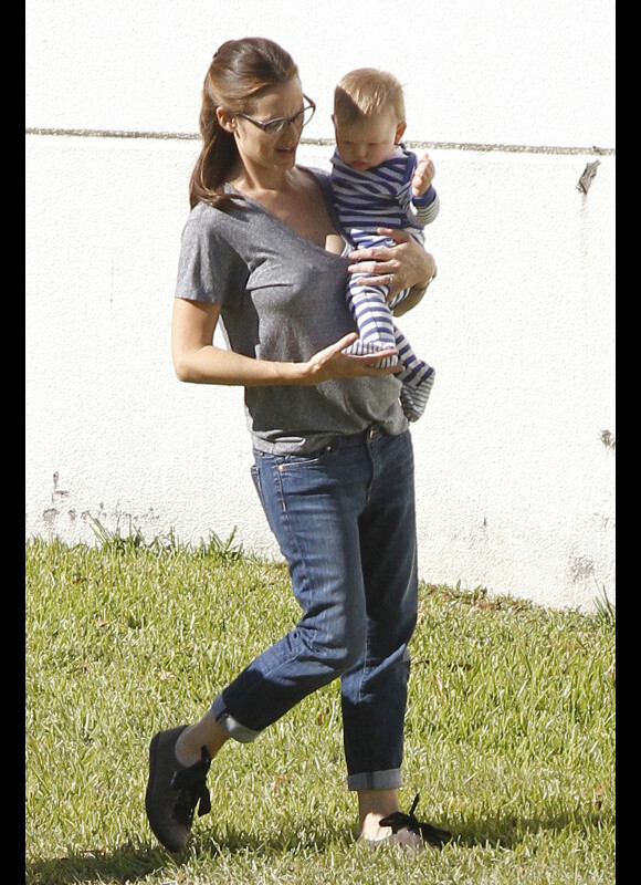 Jennifer Garner avec son adorable fils Samuel sur le tournage du film The Dallas Buyer's Club à la Nouvelle-Orleans, le 20 novembre 2012.