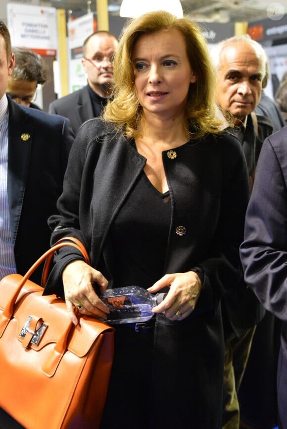 Valérie Trierweiler, ambassadrice de France Libertés - Fondation Danielle Mitterrand, au congrès des maires de France à Paris le 20 novembre 2012.