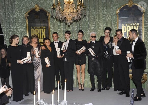 Les lauréats des Prix de la Mode Marie Claire posent pour une photo de famille. Madrid, le 22 novembre 2012.