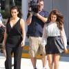 Kim et Kourtney Kardashian quittent le magasin City Furniture. Miami, le 26 novembre 2012.