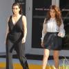 Kim et Kourtney Kardashian quittent le magasin City Furniture. Miami, le 26 novembre 2012.